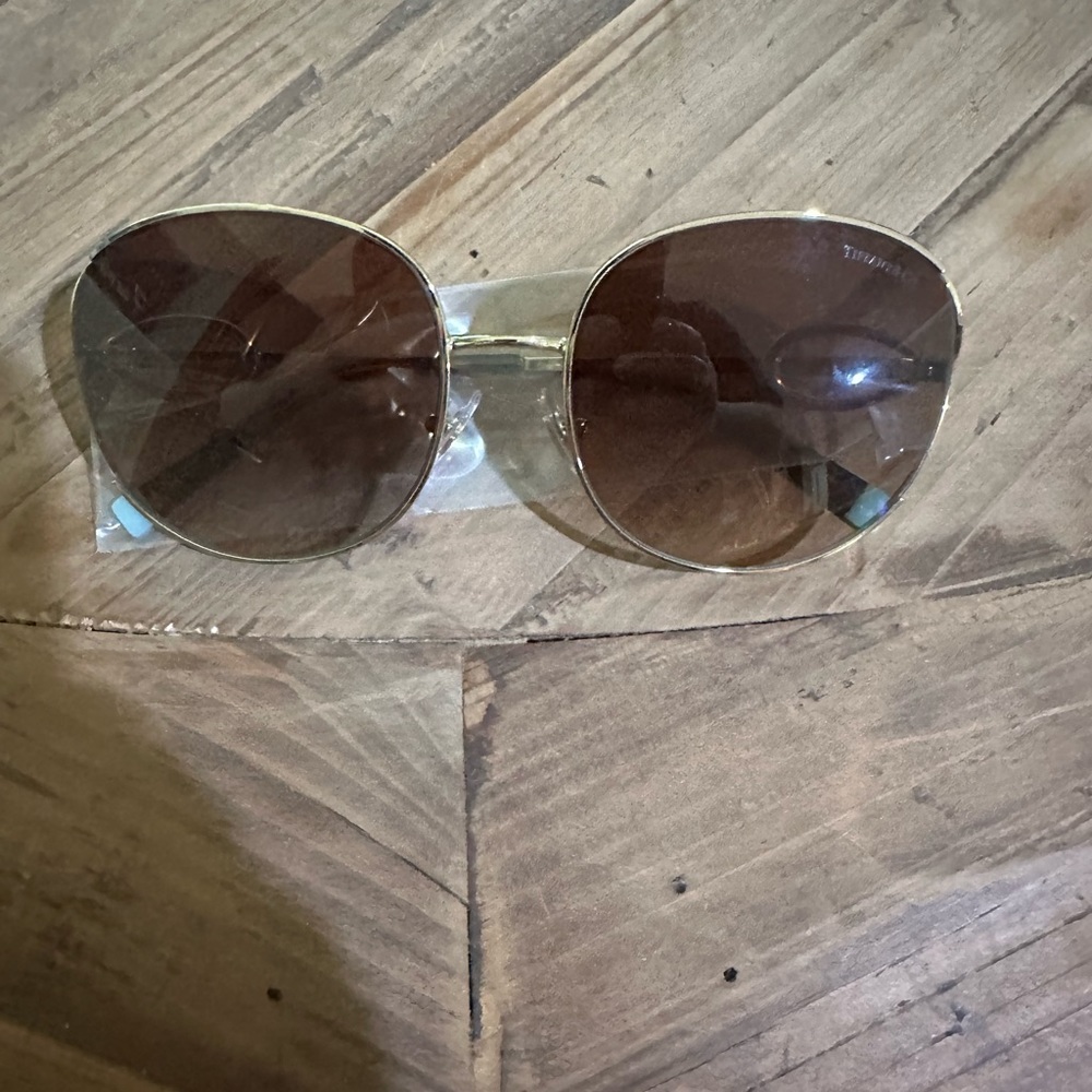 Tiffany round shaped sunglasses. Authentic - Picture 1 of 7
